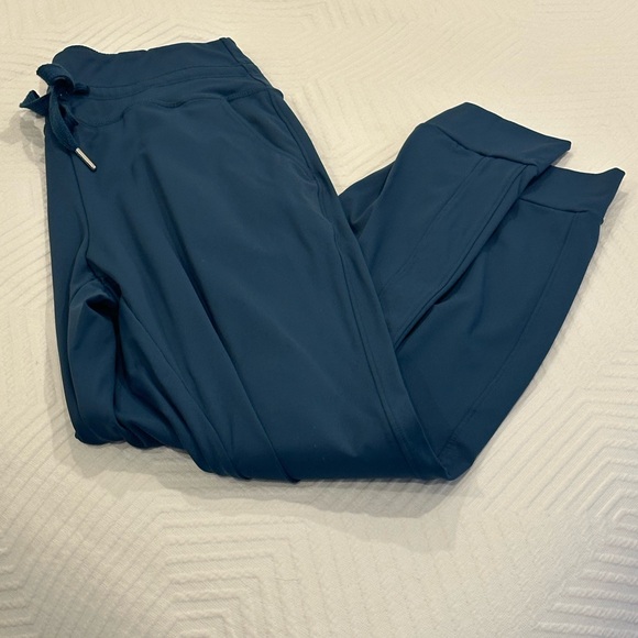 Halara Softlyzero™ Plush High Waisted Drawstring Joggers | MP | Oxford Blue - Picture 5 of 7